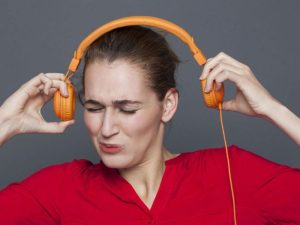 Zašto slušalice i glasna muzika vremenom mogu narušiti vaš sluh